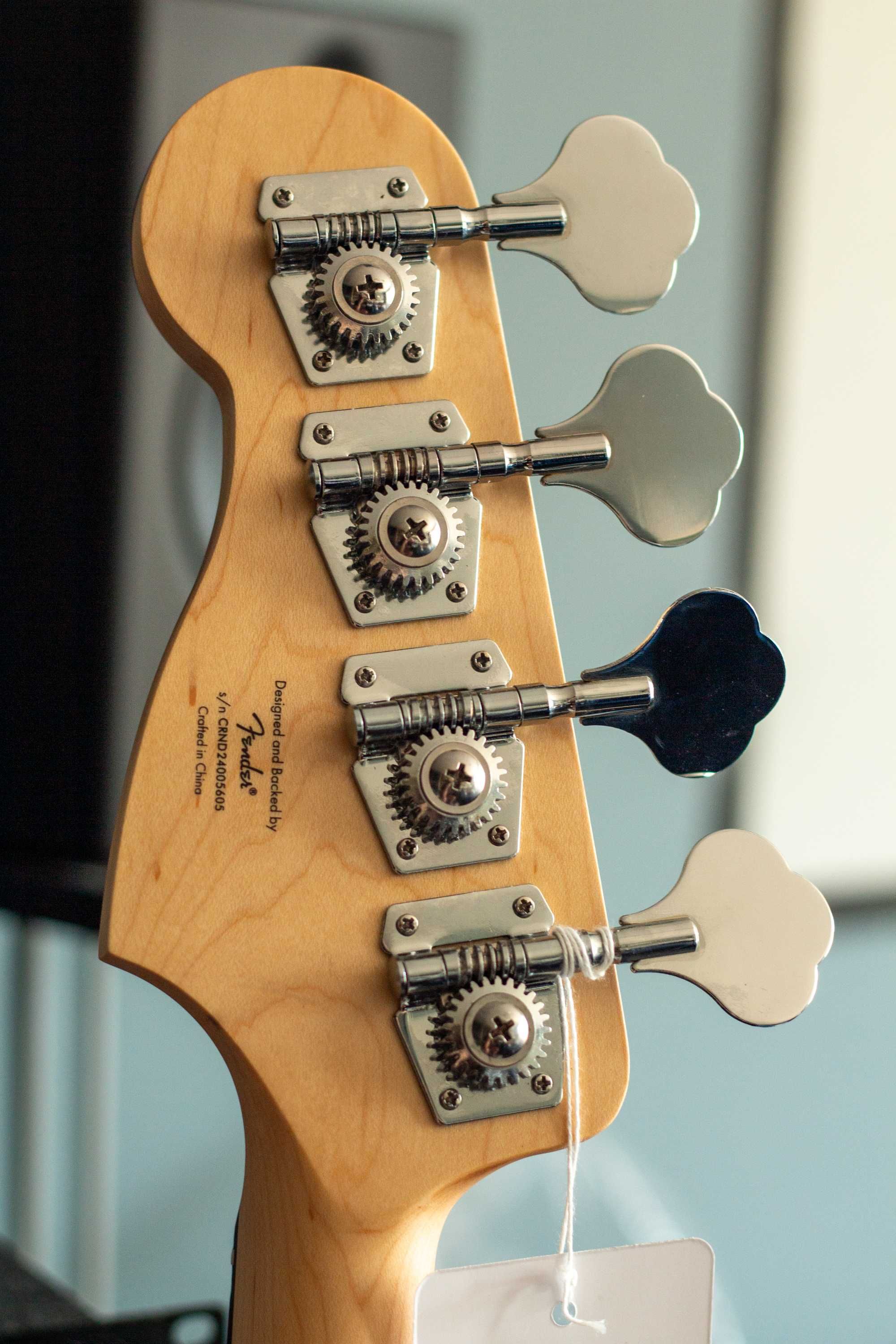 Gryf Squier by Fender Precision Bass Nowy z kluczami
