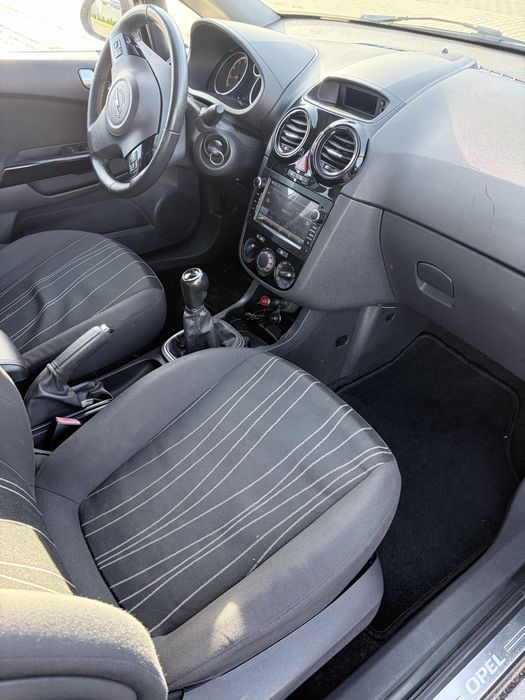 Opel Corsa 1.4 100km 2010r