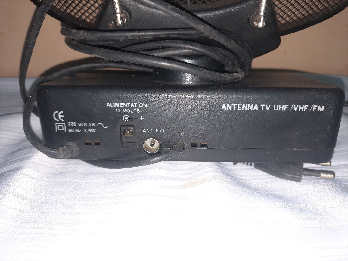 Antena tv na 230 i 12 v