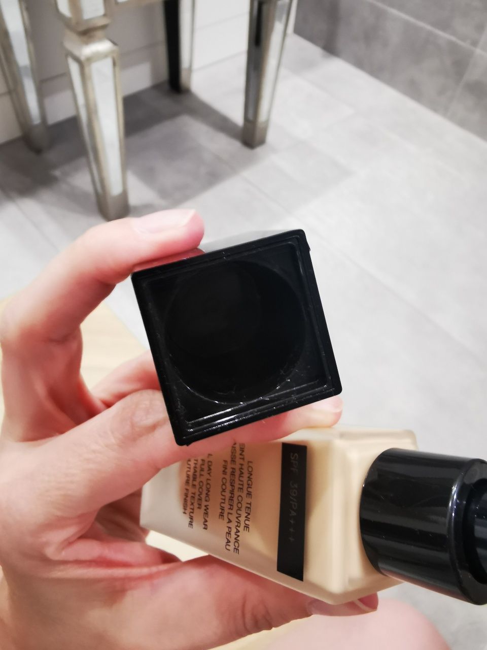 Yves Saint Laurent All Hours Foundation podkład LN1
