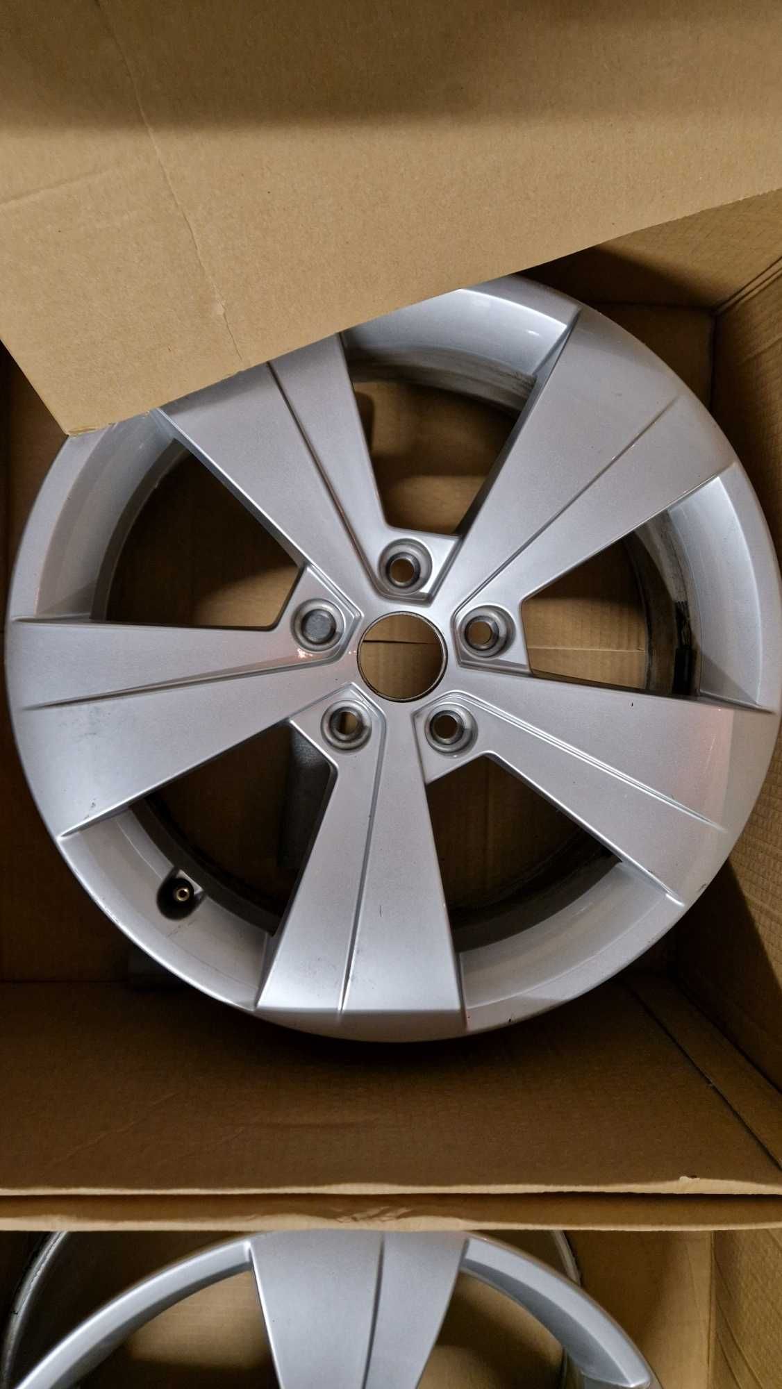 Felgi 17 Triton 5x112 Oryginalne Skoda Octavia Superb