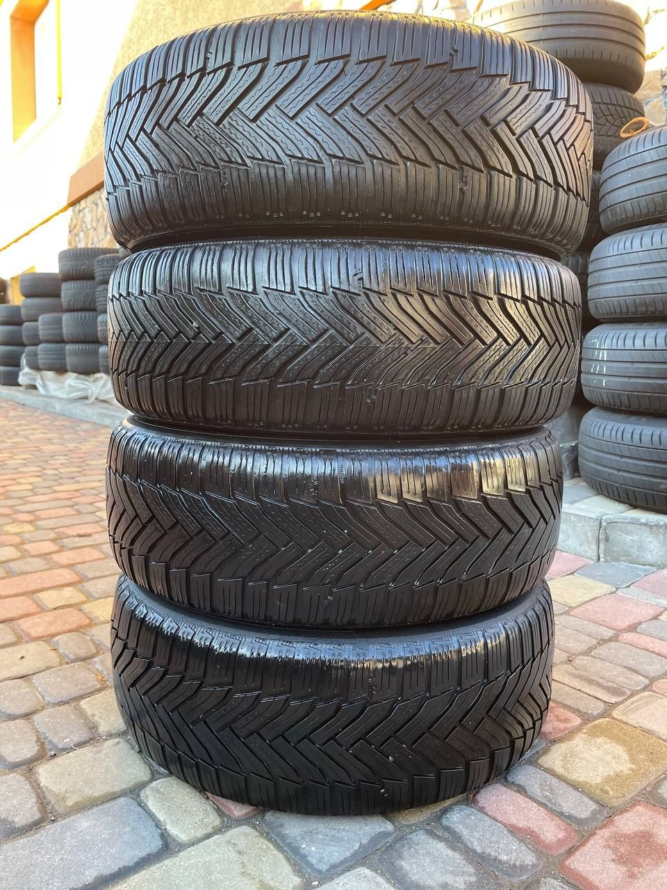 R16 5 105 диски Dezent з гумою Michelin 205/55/16 - 2022 рік