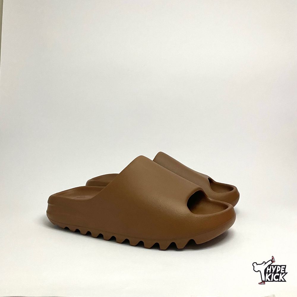 Yeezy slides flax