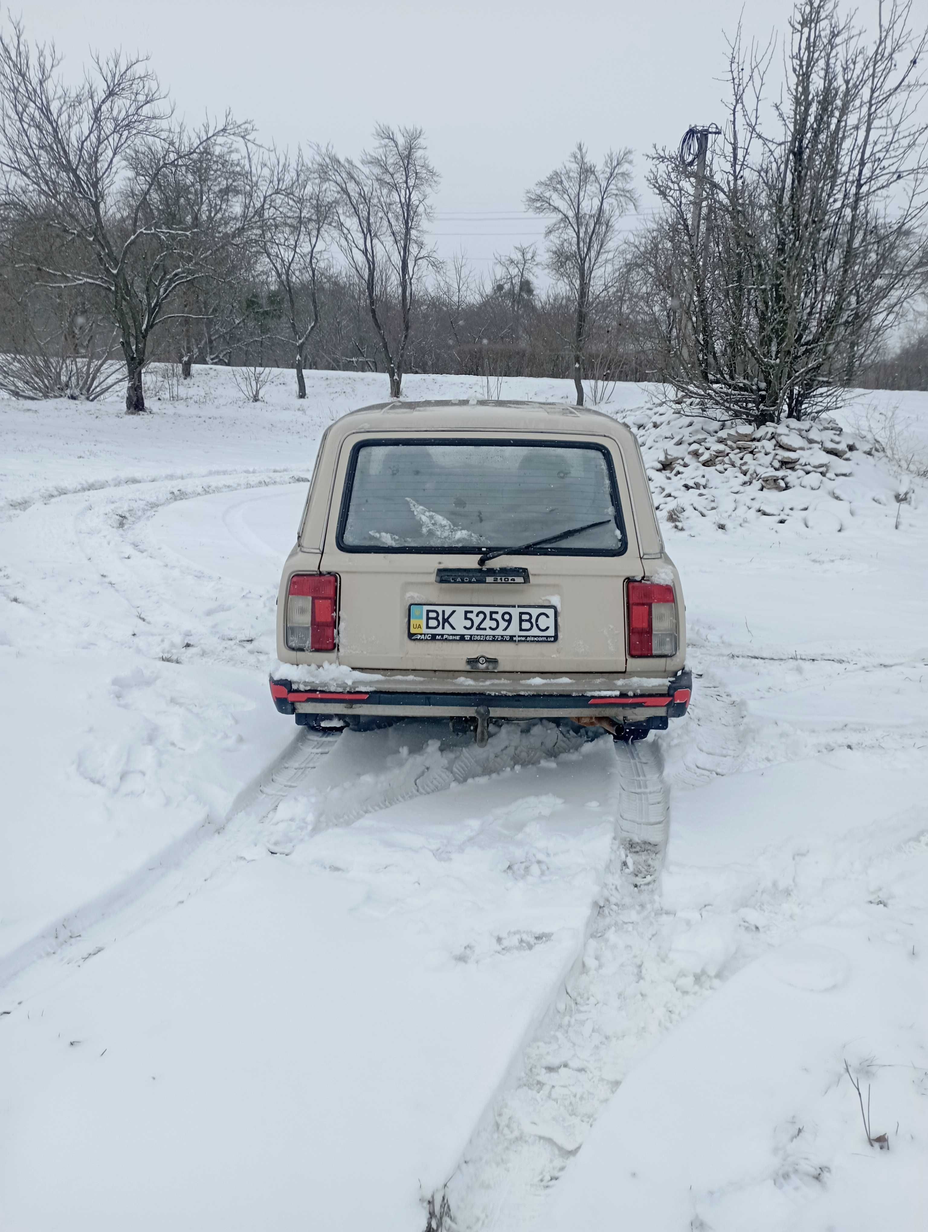 Ваз 2104 досить не в поганому стані.