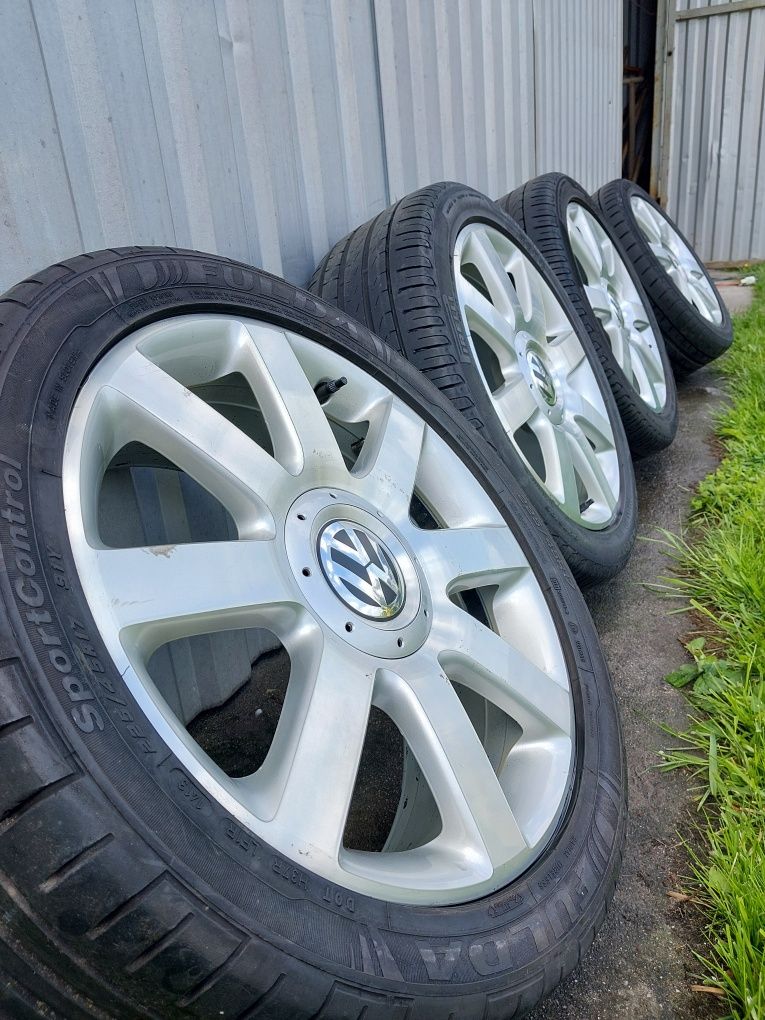 Felgi Volkswagen 17 5x112 et 54 otw 57,1 stan bardzo dobry