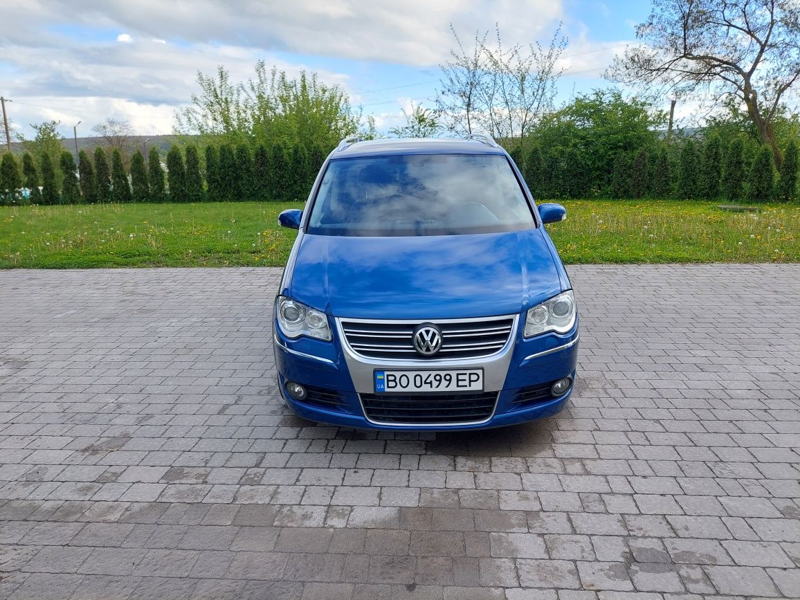 Volkswagen Touran автомат 1.9tdi