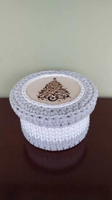 Koszyk dekoracja świąteczna choinka szaro biały