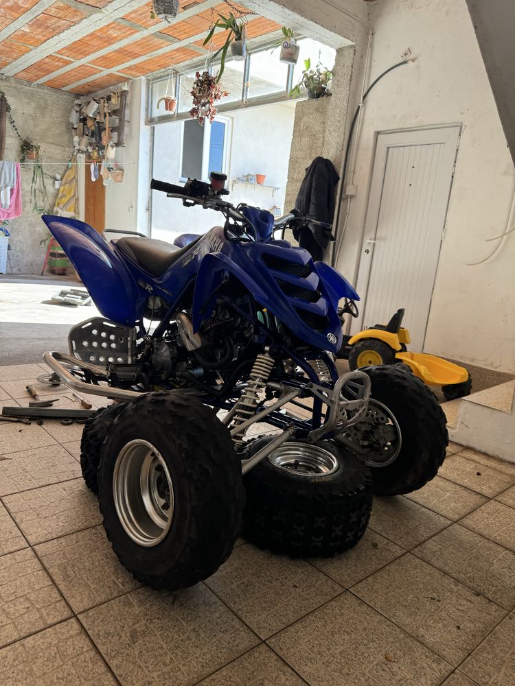 Yamaha raptor 660r