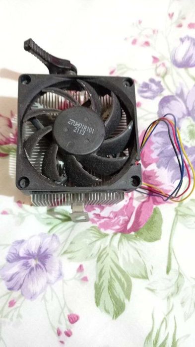 Процессор  Athlon x 4 -750K-3700Mhz, sFM2 + кулер