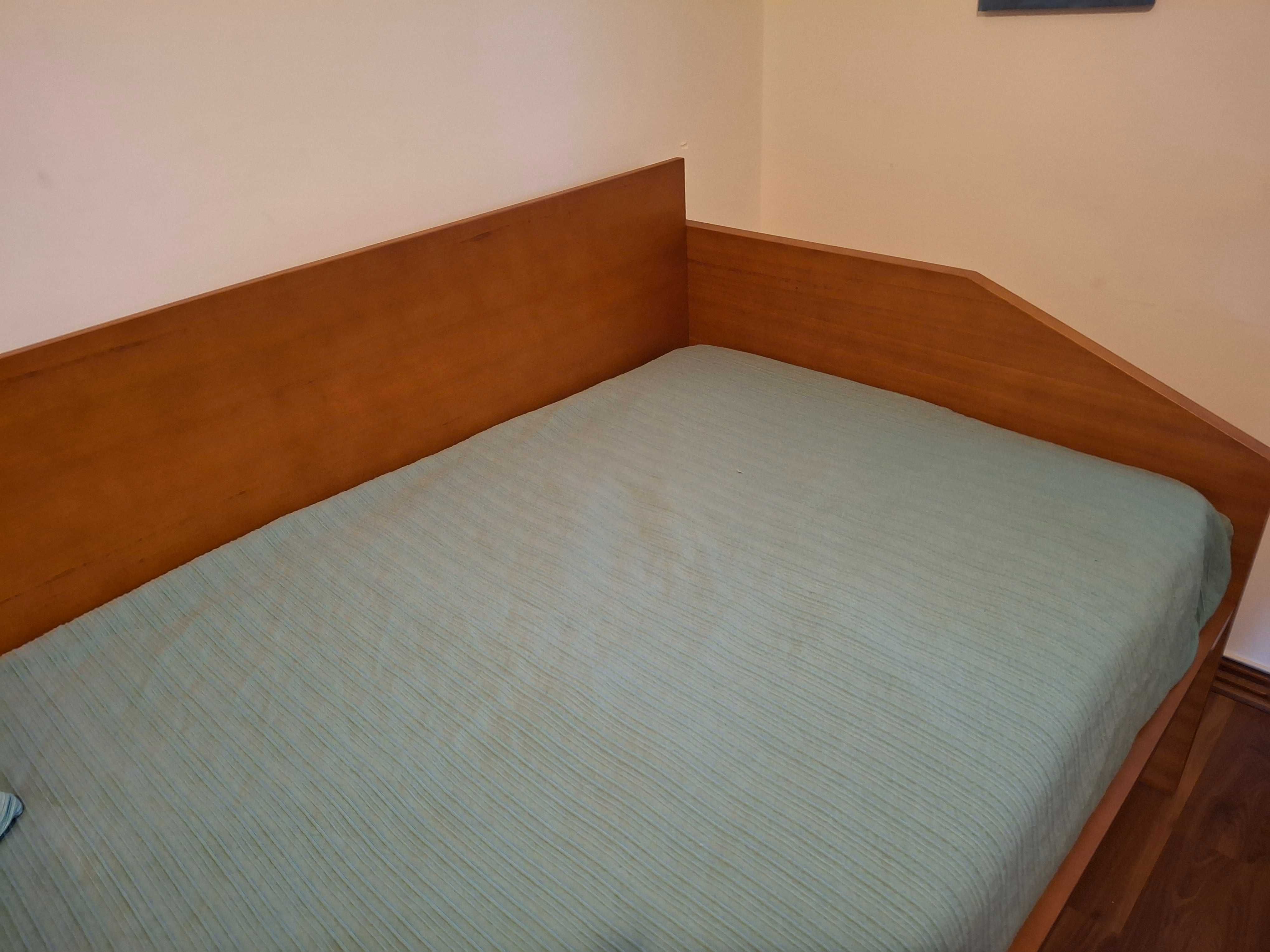 Cama dupla em pinho