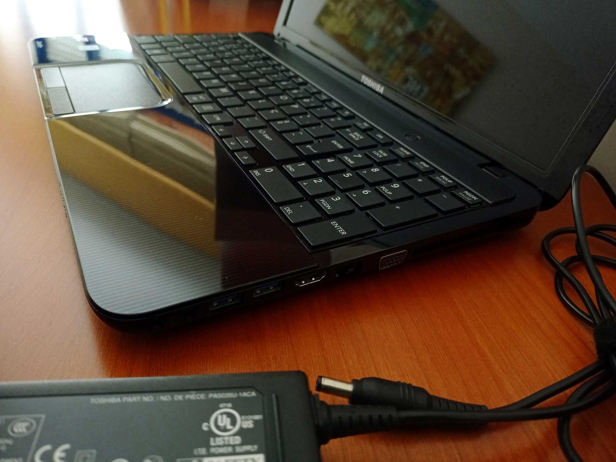 Portátil Toshiba Satellite L850-16V para Reparação