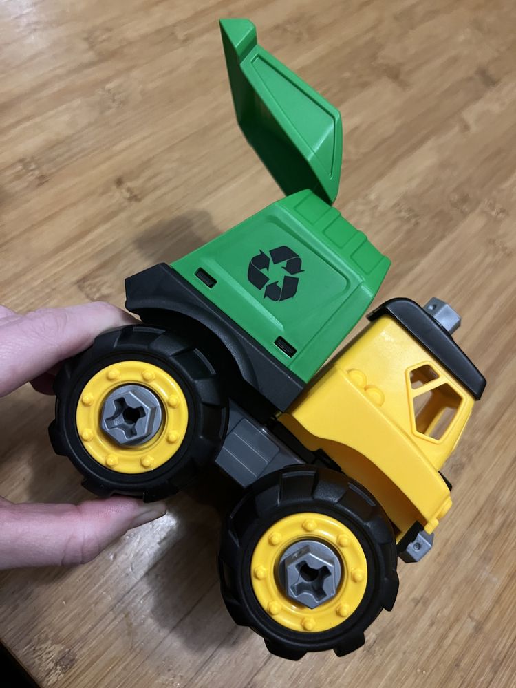 Super zabawka dla dziecka Śmieciarka do skręcania