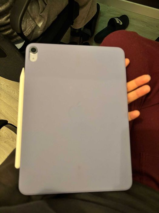 iPad 5th generation 10.9'' 256GB with Apple Pencil & Smart Folio