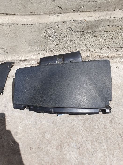 Сітроен берлінго Б9 Бардачок