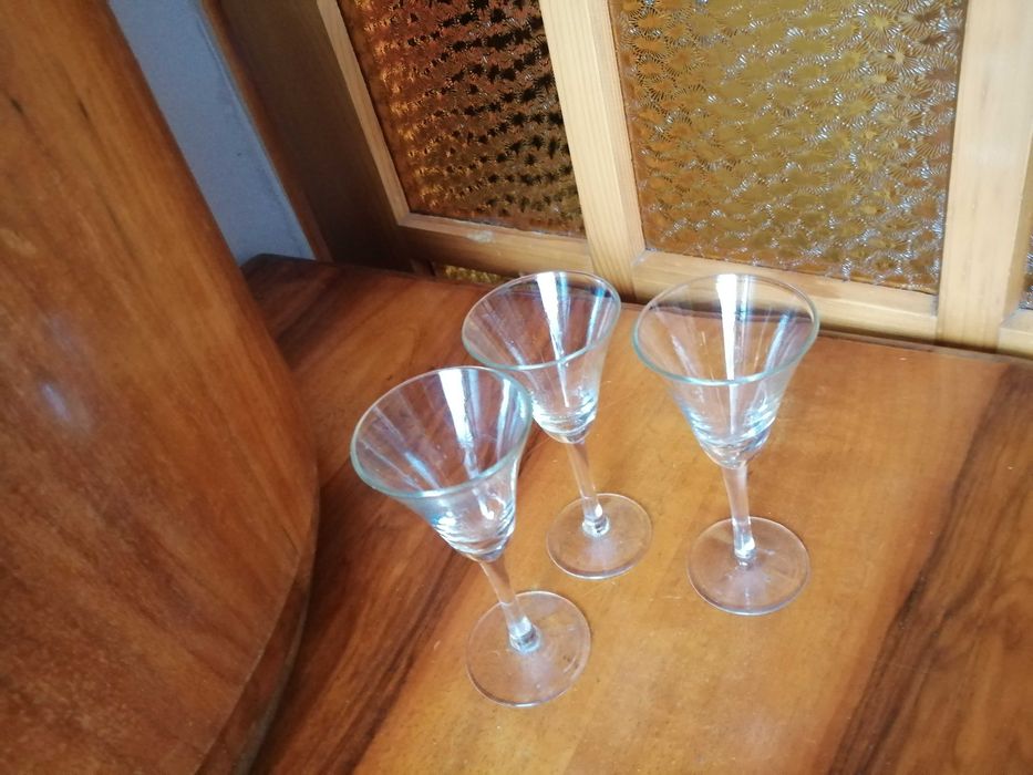stare kieliszki do likieru PRL 3 szt