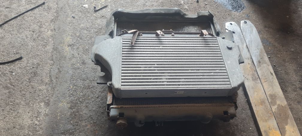 Chłodnica z intercoolerem Mitsubishi Fuso 2008r