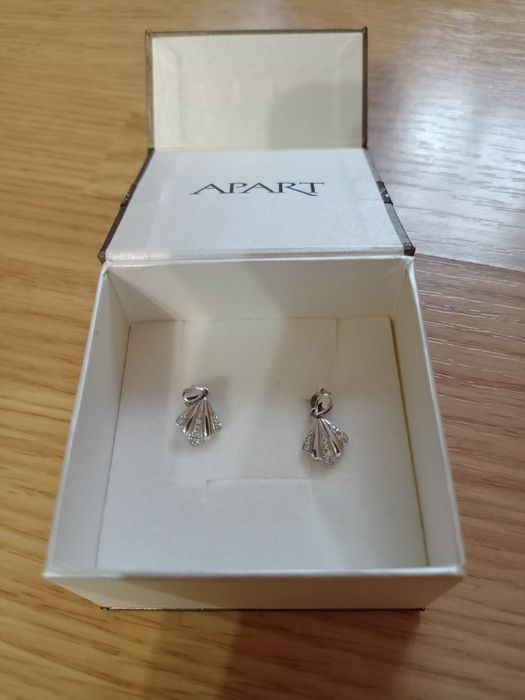 Kolczyki marki Apart