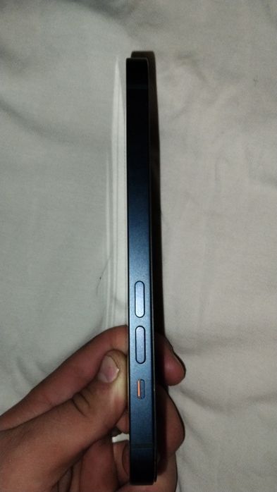 Айфон 14 256 гб завис на проводі