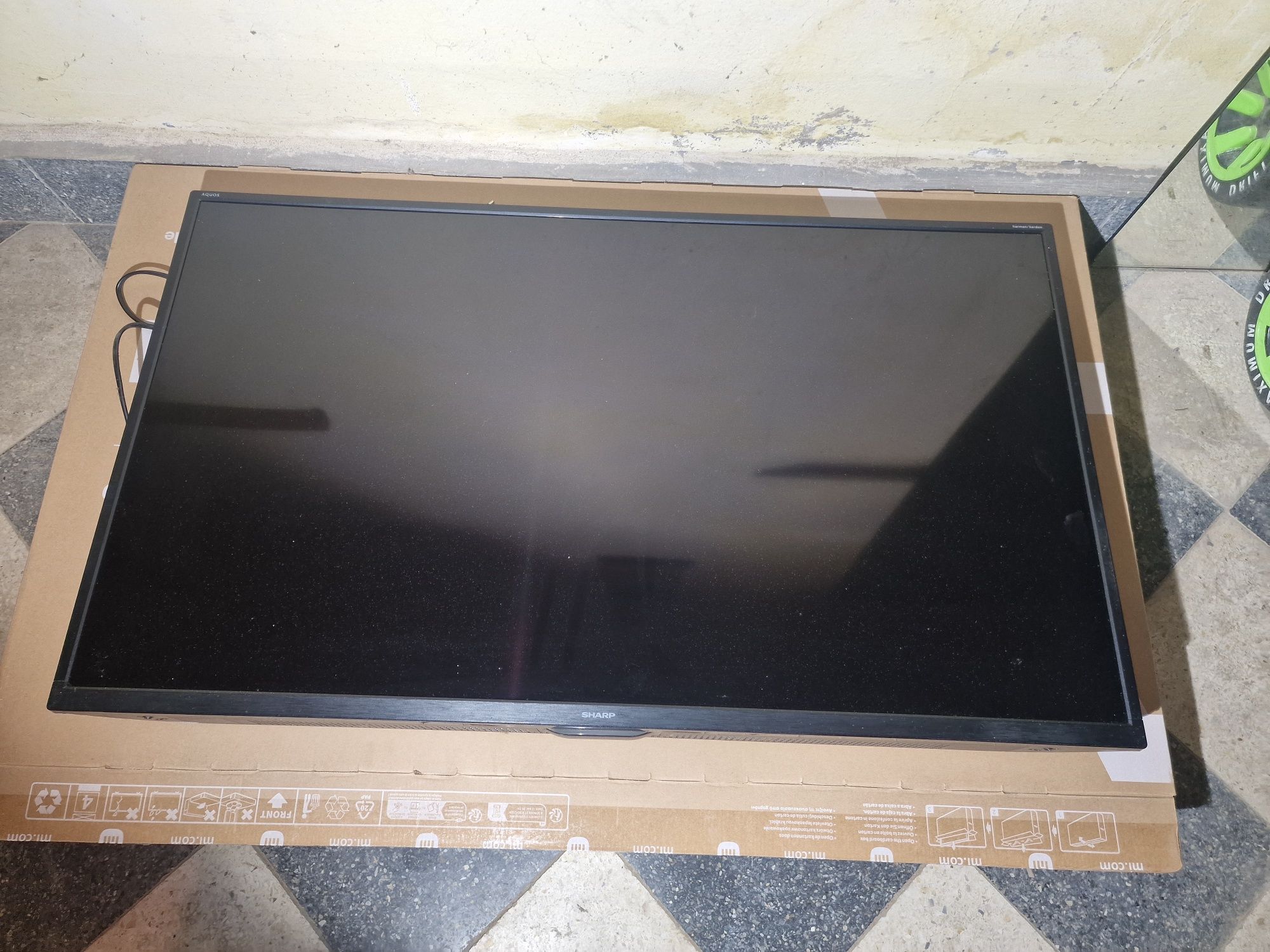 TV LCD Sharp 40" model 40BF5E