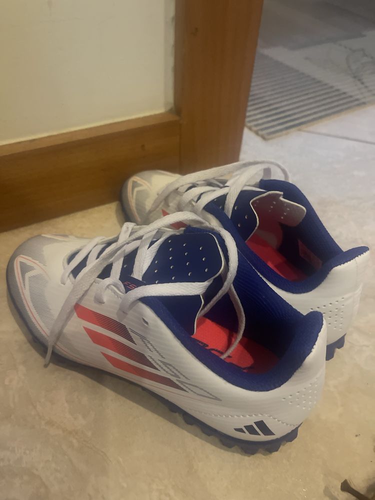Sapatilha branca Adidas