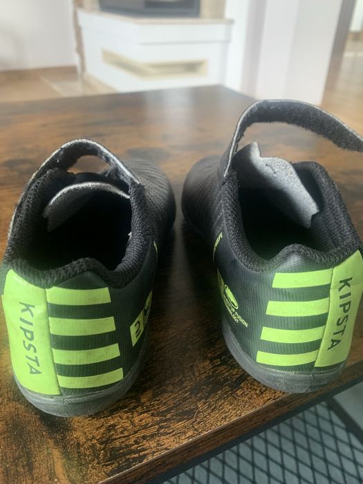 Korki Kipsta Easy 100 czarne na rzepy rozmiar 33 Decathlon
