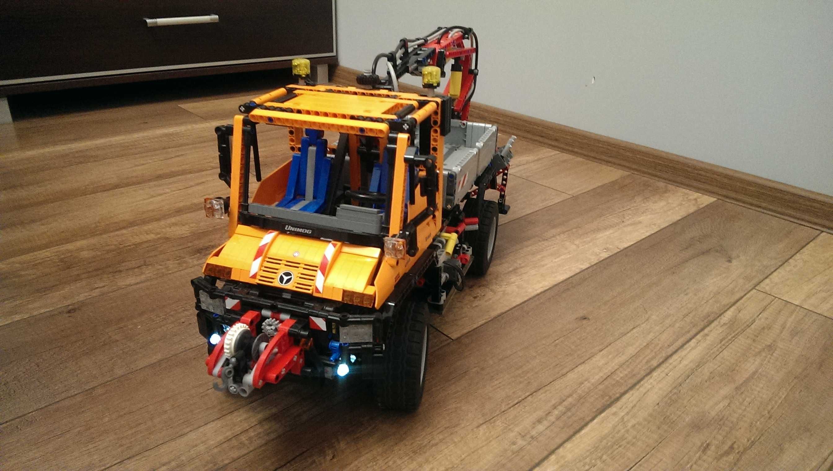 LEGO 8110 Technic Mercedes Benz Unimog U 400 + DODATKI Lego LED