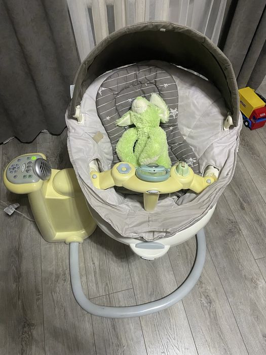 GRACO заколисуючий центр