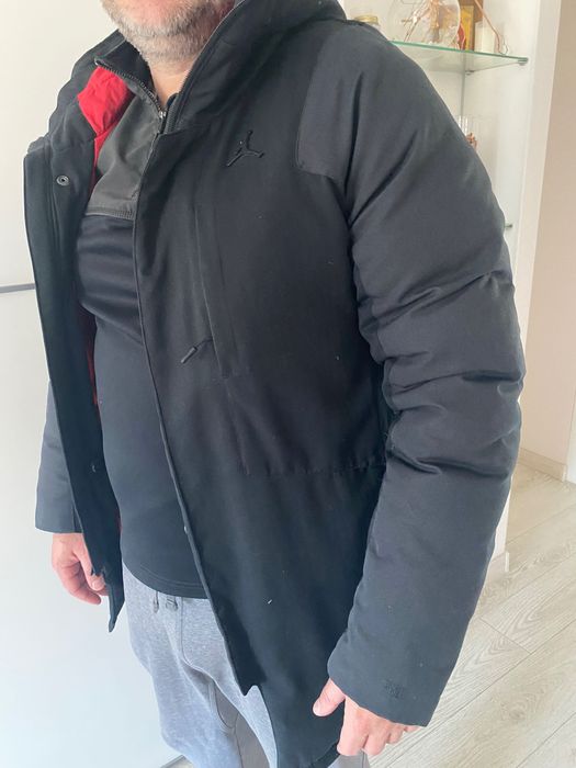 Продам пуховик Jordan в хорошем состоянии