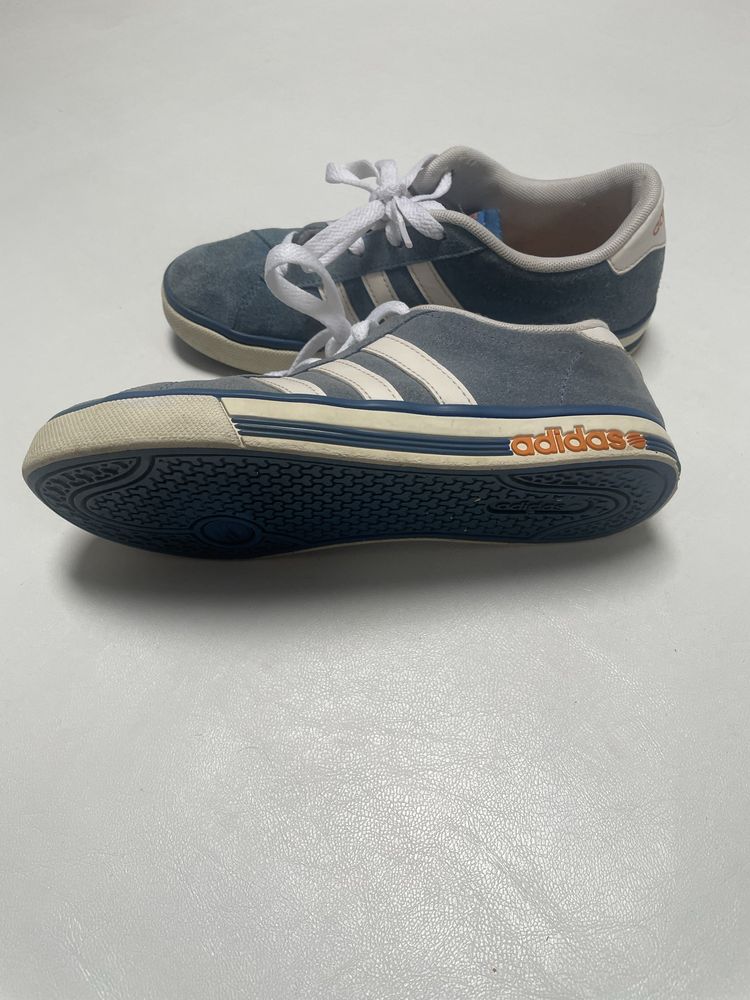 Sapatilhas adidas em pele