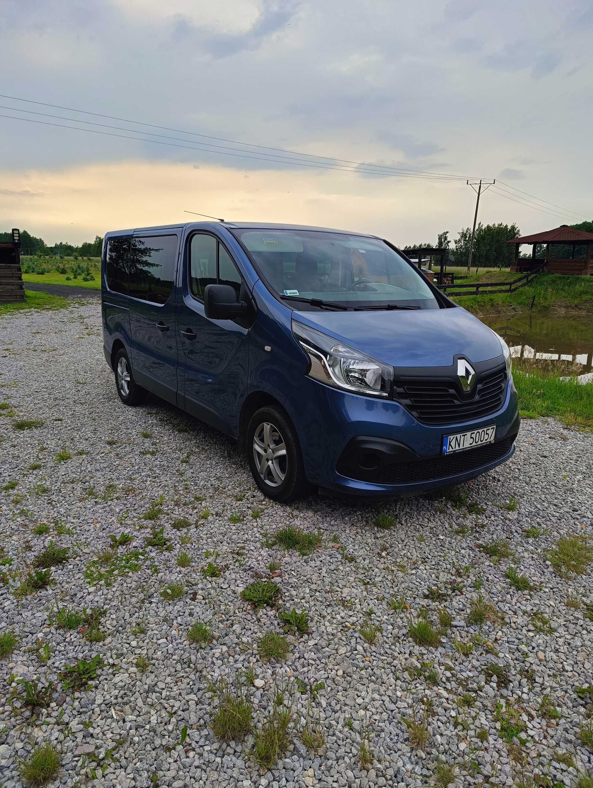 Renault Trafic 9 osób kamper 1 właściciel od nowości 122000km !!!