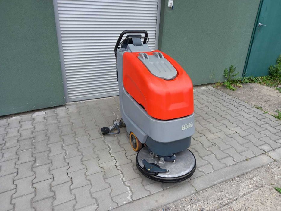 Szorowarka z trakcją Hako B 45 CL TB510