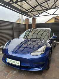 Tesla model3 автомобіль