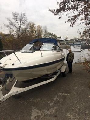 Катер Bayliner 212 CU 2003 року випуску США