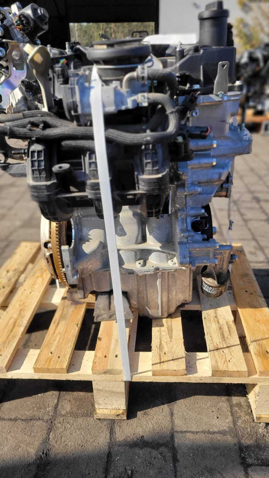 SILNIK KOMPLETNY TOYOTA peugeot citroen  1.0 VVT-I  1KR-y52   1Kr-b52