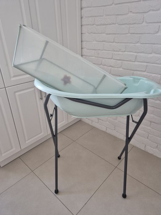 Wanienka niemowlęca ze stojakiem i wanienka Stokke X-large