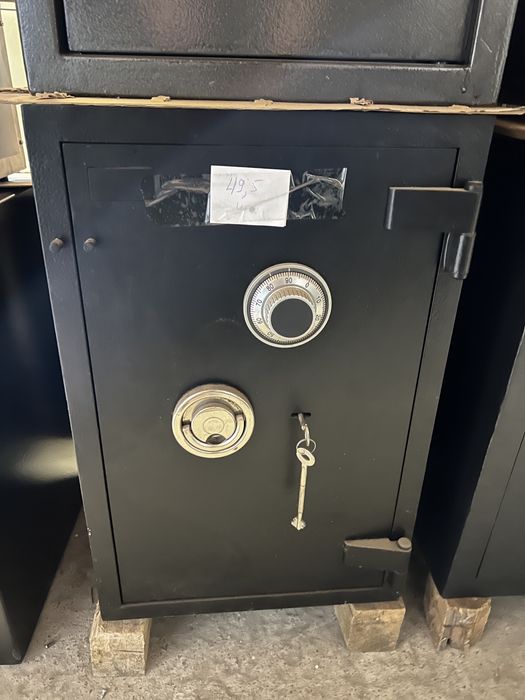 Сейфи кодові взломостійкі 2 клас вибір