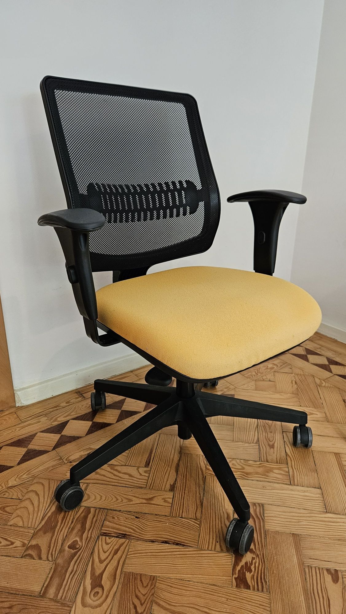 Cadeira FLEXFORM Uni All Yelow