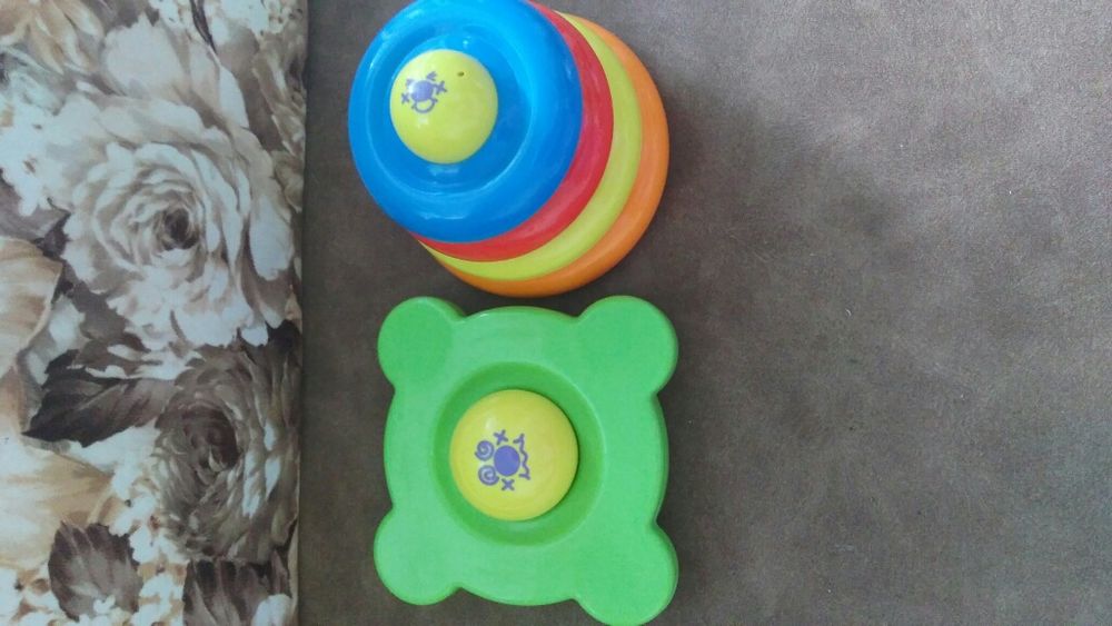 Іграшка пірамідка