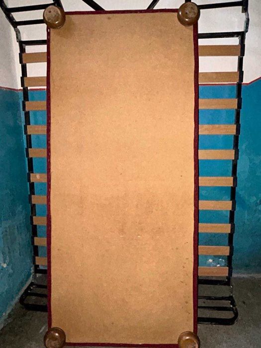 двоспальне ліжко