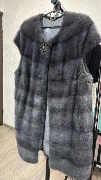 Жилет з хутра норки, графіт, фабрика Греція