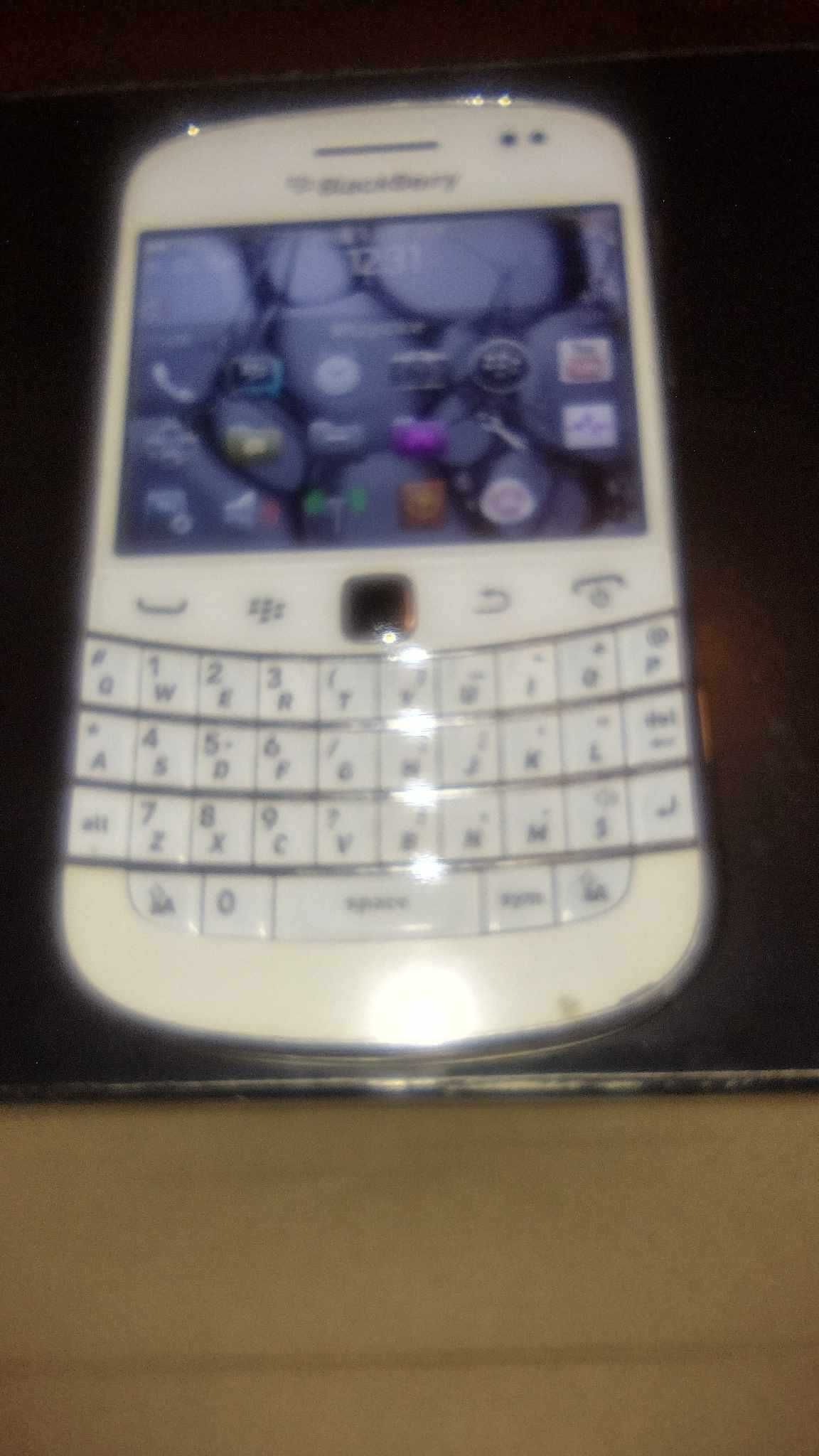 Dwa BlackBerry .