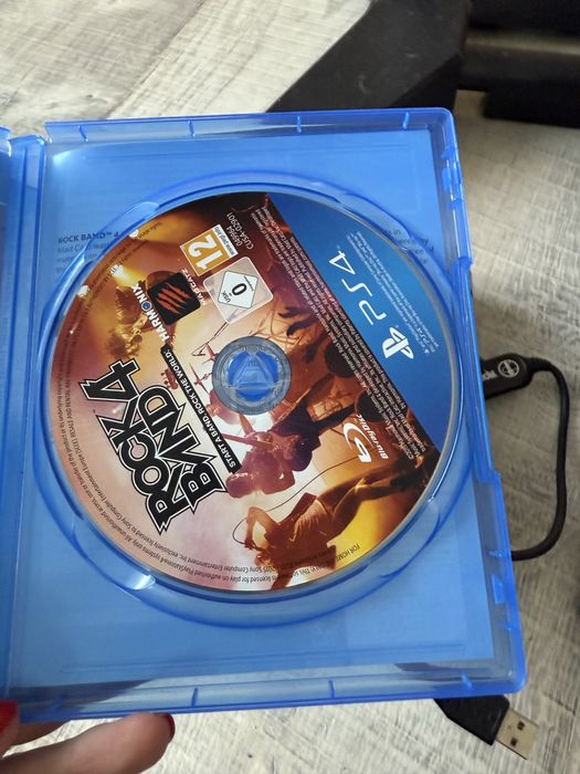 Rock band ps4 perkusja playstation gra cd mikrofon gitary
