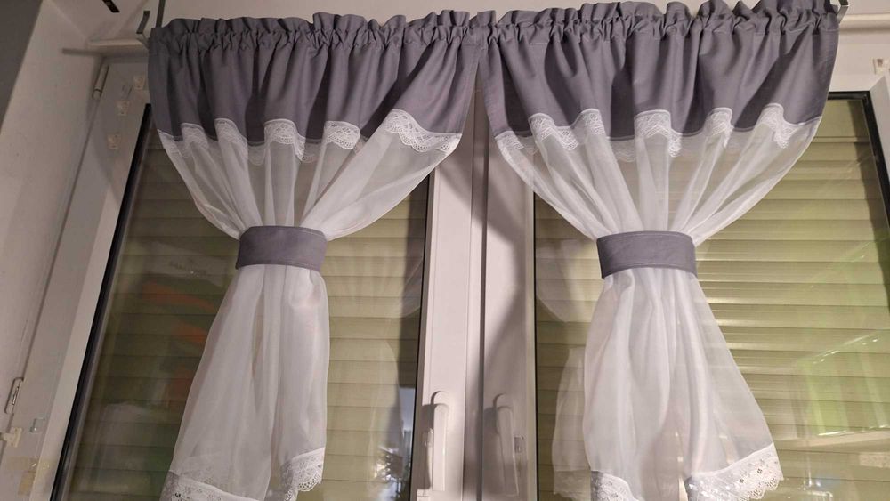 rękodzieło firanki / kokony 2 sztuki kazda o wymiarze 90/77 cm