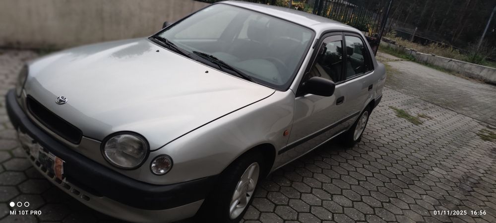 Toyota Corolla terra ano 1998,com 31650 km bem estimado.
