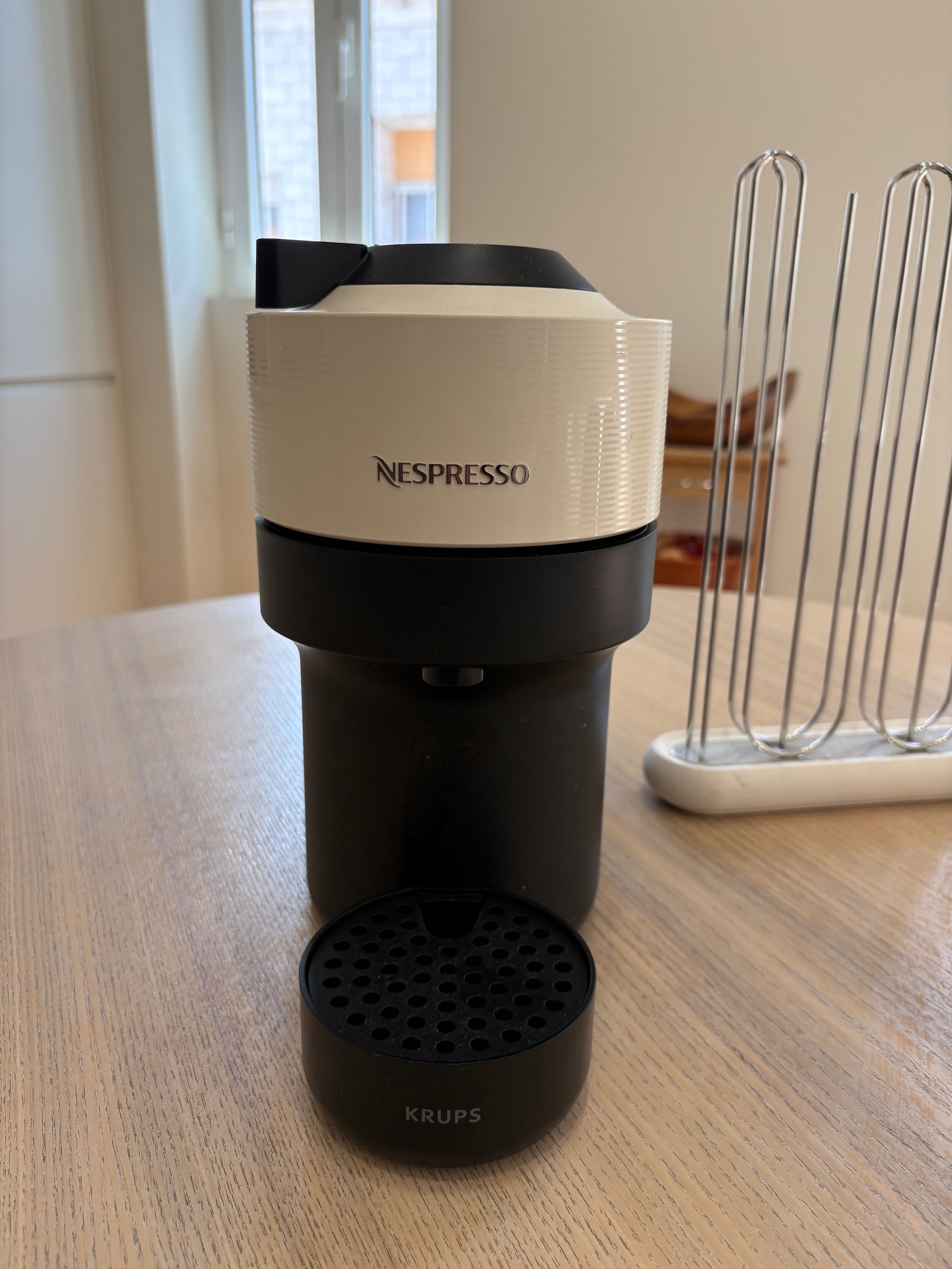 Máquina de Café Nespresso Vertuo Pop Branco