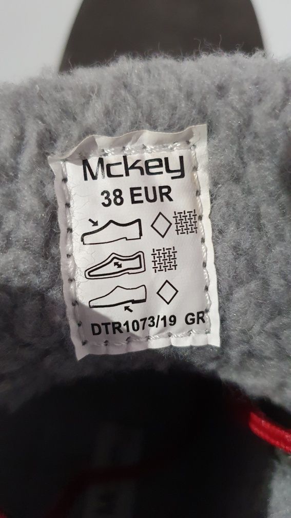 Buty nowe damskie ocieplane zimowe rozmiar 38 / wkładka 25 cm