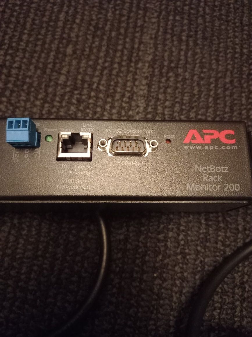 Apc Rack monitor 200 + czujnik.