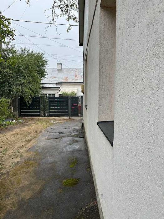 Оренда  будинку з власним подвір'ям по вул. Січова.