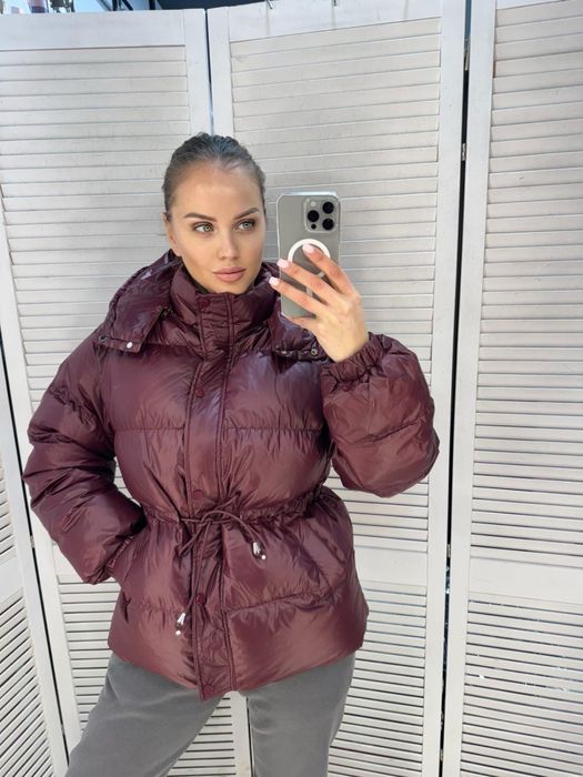 Жіноча куртка з поясом