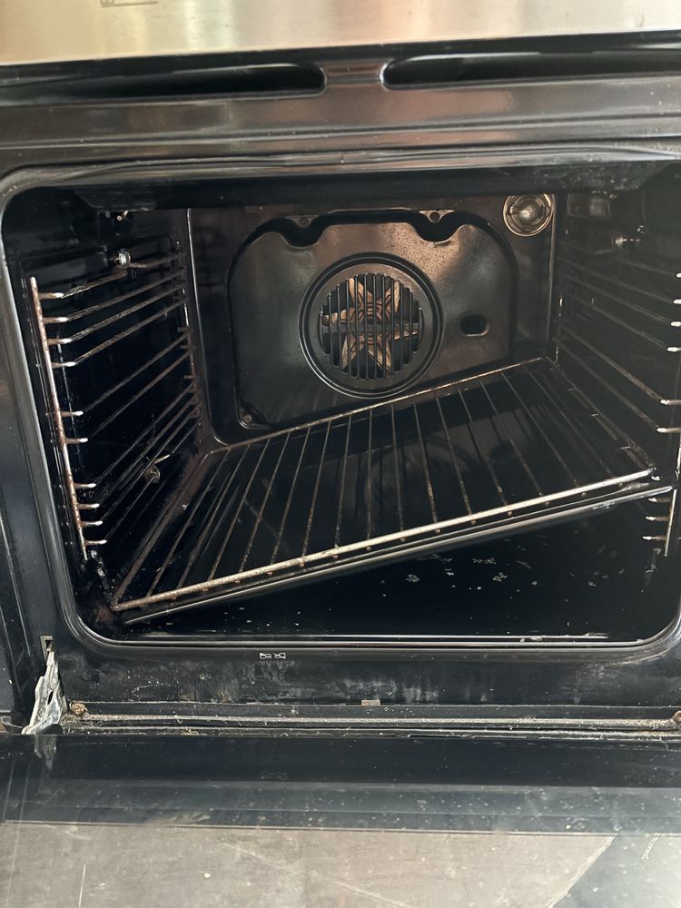 Forno Ariston a funcionar com algum uso